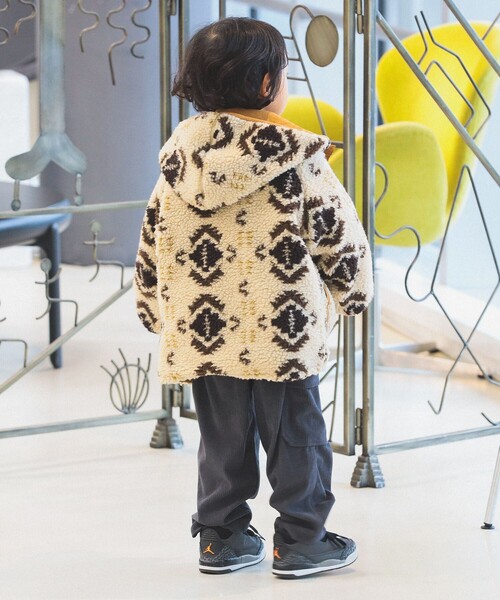 BEAMS mini(ビームスミニ)の「リバーシブル 総柄 ボア フード コート 2024FW(90~150cm)(その他アウター・キッズ・グリーン系その他4/ホワイト系その他5・130/140/90/100/110/120/150)」の12枚目の写真