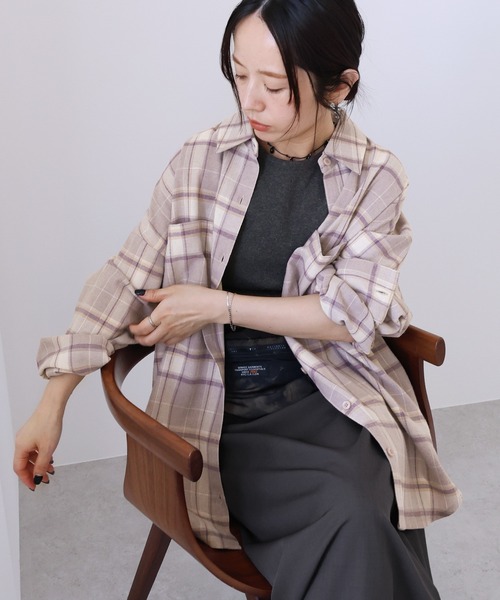 reca(レカ)の「チェックBIGシャツ(シャツ/ブラウス・レディース・アイボリー/ブラック/ライトベージュ/ブラウン/ボルドー/ラベンダー/ライトブルー・FREE)」の6枚目の写真