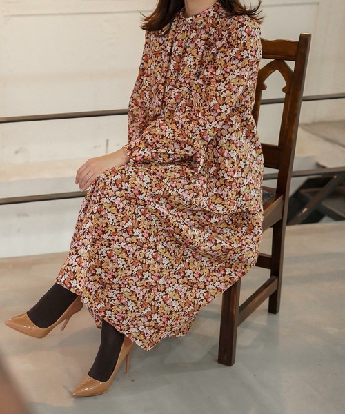 HUIT bouquet（ユイット）の「ティアード スカート Made with Liberty Fabric HUIT（スカート・レディース・ブラウン/ブルー・M）」の9枚目の写真