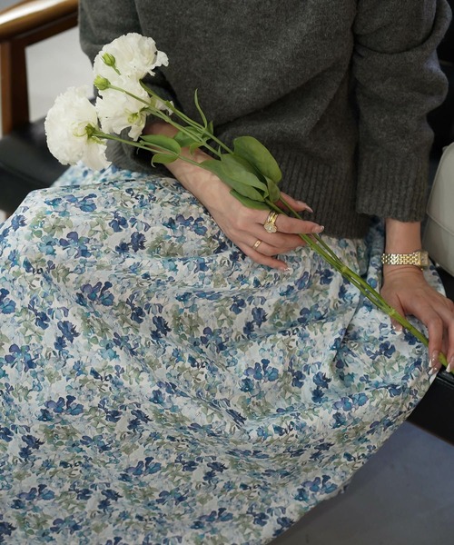 HUIT bouquet（ユイット）の「ティアード スカート Made with Liberty Fabric HUIT（スカート・レディース・ブラウン/ブルー・M）」の14枚目の写真