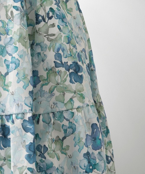 HUIT bouquet（ユイット）の「ティアード スカート Made with Liberty Fabric HUIT（スカート・レディース・ブラウン/ブルー・M）」の17枚目の写真