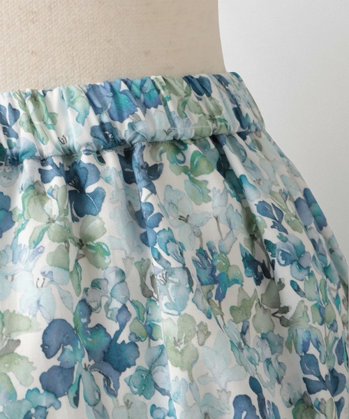 HUIT bouquet（ユイット）の「ティアード スカート Made with Liberty Fabric HUIT（スカート・レディース・ブラウン/ブルー・M）」の19枚目の写真
