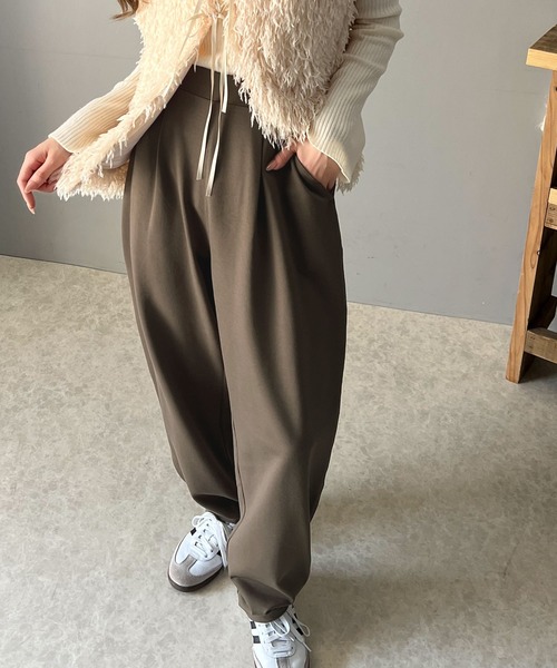 classicalelf（クラシカルエルフ）の「至福の履き心地。ウエストゴムポンチカーブパンツ（その他パンツ・レディース・チャコール/モカ/ブラック・LARGE/MEDIUM/SMALL/X-LARGE）」の17枚目の写真