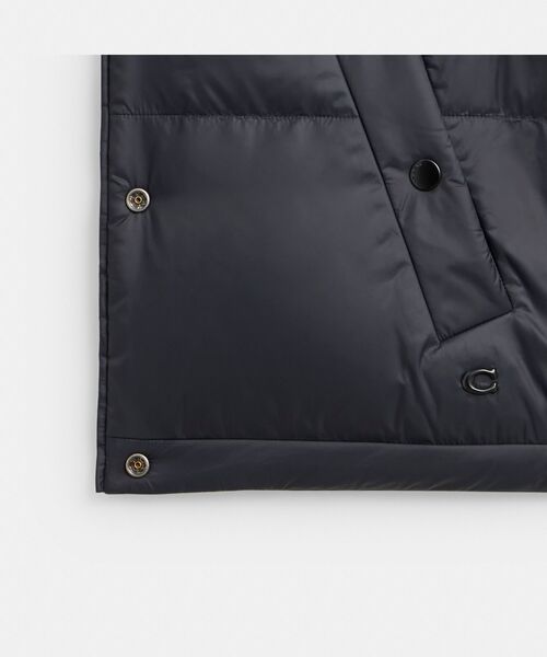 COACH（コーチ）の「リバーシブル クロップド パッファー・リサイクル