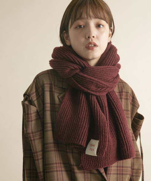 KBF(ケイビーエフ)の「タブ付きリブニットマフラー(マフラー・レディース・バーガンディー/グレー/ブルー・ONE)」の6枚目の写真
