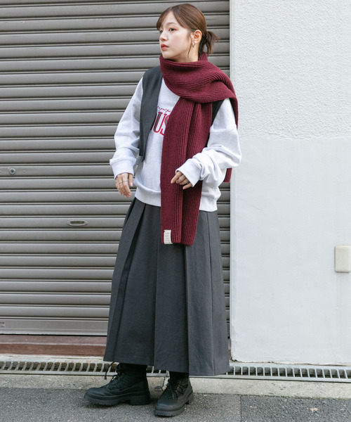 KBF(ケイビーエフ)の「タブ付きリブニットマフラー(マフラー・レディース・バーガンディー/グレー/ブルー・ONE)」の8枚目の写真