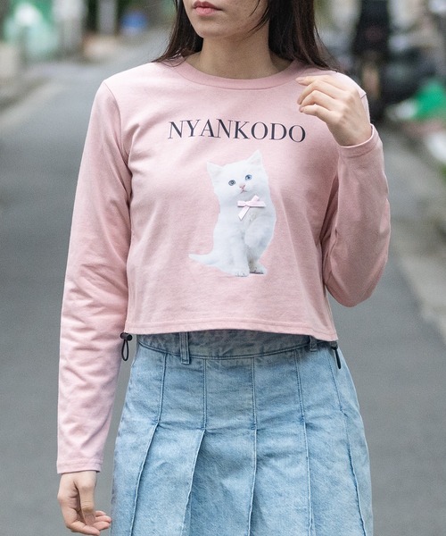 JOHN'S CLOSET(ジョンズクローゼット)の「【t】〔神保町にゃんこ堂〕ネコプリント サイドシャーリング ロンT(Tシャツ/カットソー・レディース・ブラック系1/ピンク系1/ピンク系2/ブラック系2/ホワイト系1/ホワイト系2・MEDIUM)」の5枚目の写真