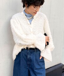 フェザーカットジャガードブラウス