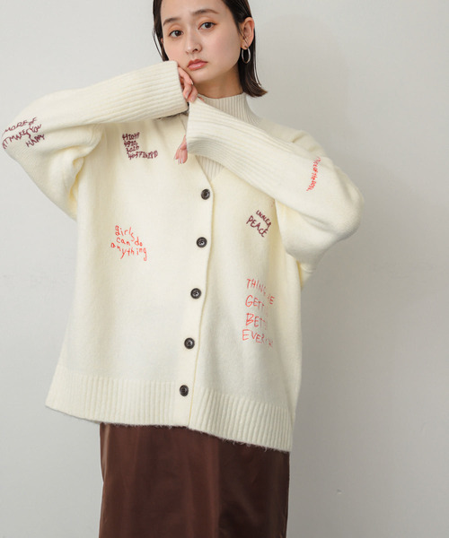 SENSE OF PLACE by URBAN RESEARCH（センスオブプレイスバイアーバンリサーチ）の「シシュウVネックカーディガン（カーディガン/ボレロ・レディース・チャコールグレー/アイボリー/ネイビー/ピンク・ONE）」の5枚目の写真