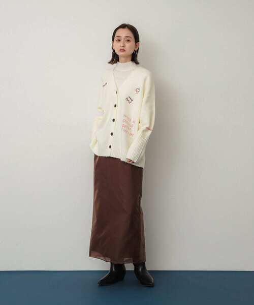 SENSE OF PLACE by URBAN RESEARCH（センスオブプレイスバイアーバンリサーチ）の「シシュウVネックカーディガン（カーディガン/ボレロ・レディース・チャコールグレー/アイボリー/ネイビー/ピンク・ONE）」の9枚目の写真