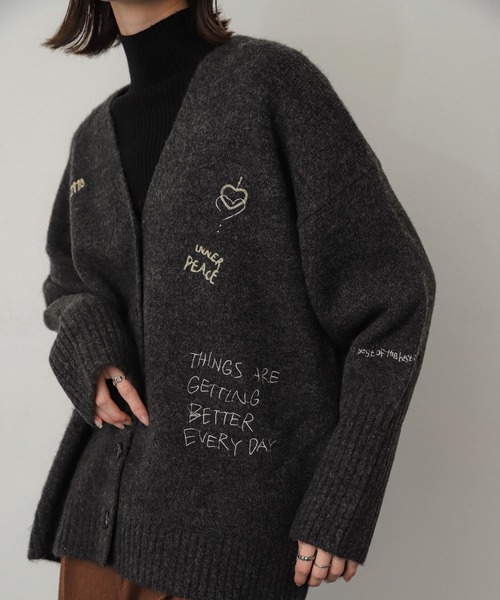 SENSE OF PLACE by URBAN RESEARCH（センスオブプレイスバイアーバンリサーチ）の「シシュウVネックカーディガン（カーディガン/ボレロ・レディース・チャコールグレー/アイボリー/ネイビー/ピンク・ONE）」の20枚目の写真