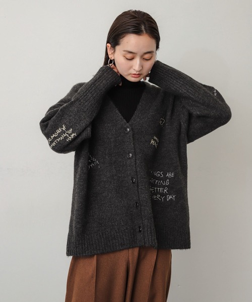 SENSE OF PLACE by URBAN RESEARCH（センスオブプレイスバイアーバンリサーチ）の「シシュウVネックカーディガン（カーディガン/ボレロ・レディース・チャコールグレー/アイボリー/ネイビー/ピンク・ONE）」の21枚目の写真