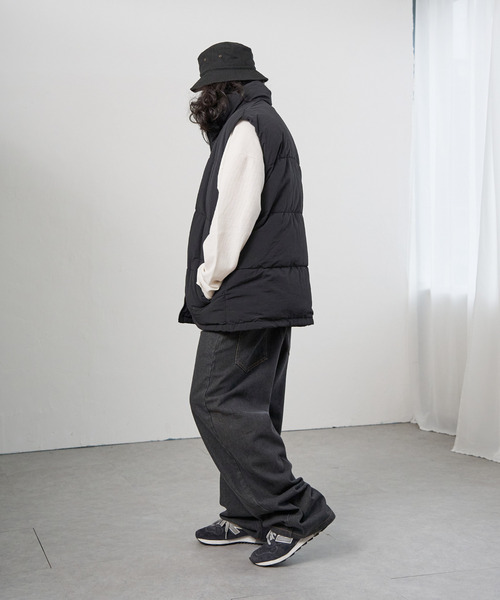 VENCEEXCHANGE（ヴァンスエクスチェンジ）の「ナイロン中綿ベスト（ダウンベスト・メンズ・ブラウン/オフホワイト/ブラック・M/L/LL）」の16枚目の写真