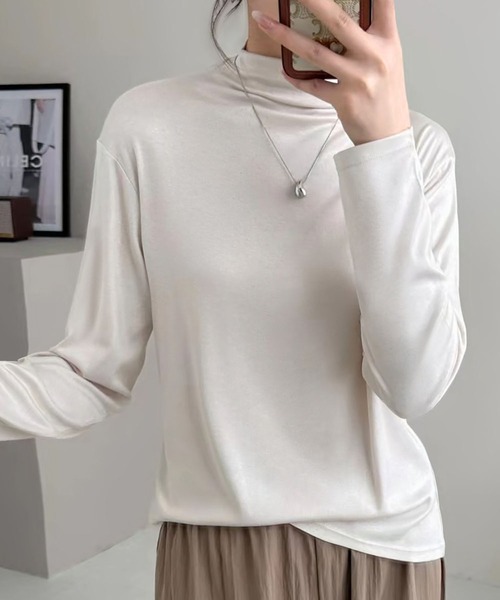LOWO（ロワ）の「ハイネックカットソー（Tシャツ/カットソー・レディース・カーキ/ブラック/レッド/ブラウン/ホワイト・FREE）」の2枚目の写真
