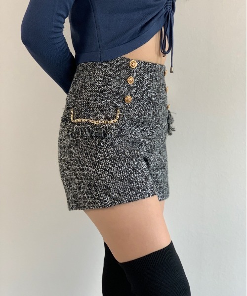 Silly（シリー）の「【シンプル可愛い冬コーデに】ツイードハイウエストショートパンツ（その他パンツ・レディース・ブラック/ホワイト・LARGE/MEDIUM/SMALL）」の7枚目の写真