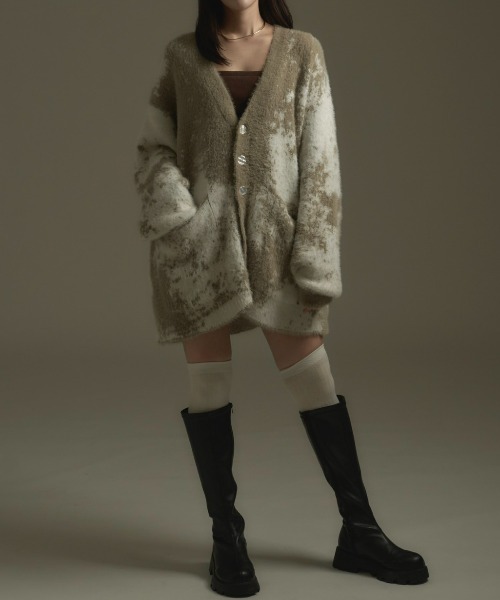Calon mie(カロンミー)の「OVER SIZE SHAGGY KNIT CARDIGAN/オーバーシャギーニットカーディガン(カーディガン/ボレロ・レディース・ブラック/ライトグレー・FREE)」の11枚目の写真