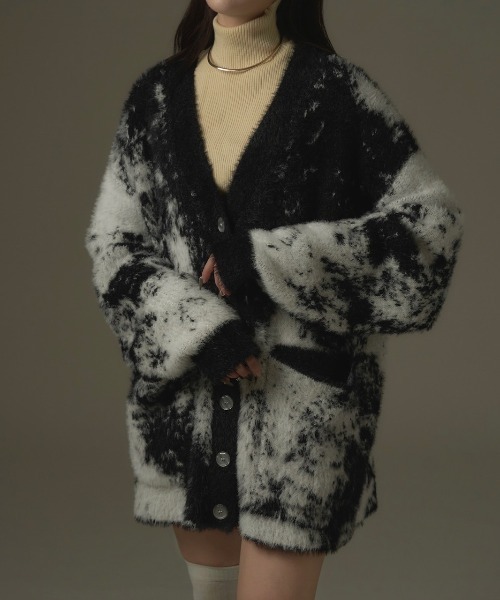 Calon mie(カロンミー)の「OVER SIZE SHAGGY KNIT CARDIGAN/オーバーシャギーニットカーディガン(カーディガン/ボレロ・レディース・ブラック/ライトグレー・FREE)」の6枚目の写真