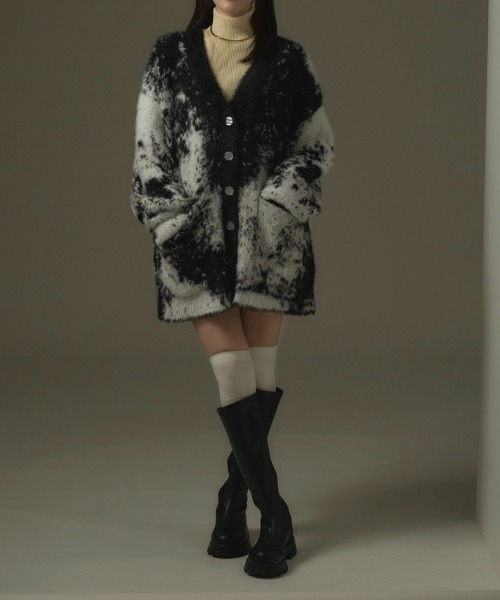 Calon mie(カロンミー)の「OVER SIZE SHAGGY KNIT CARDIGAN/オーバーシャギーニットカーディガン(カーディガン/ボレロ・レディース・ブラック/ライトグレー・FREE)」の8枚目の写真