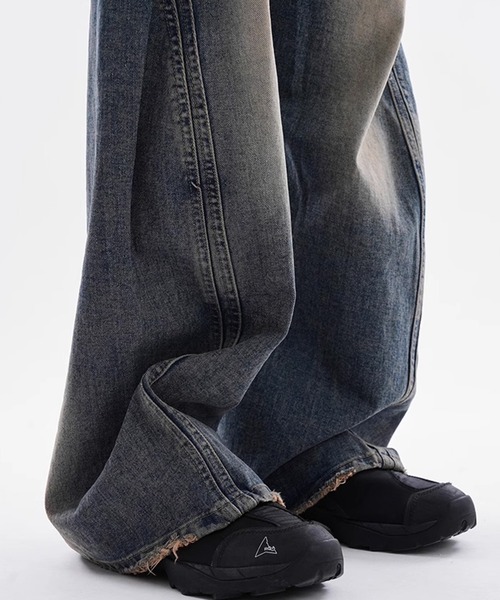 A'gem（エージェム）の「A'GEM/9 × .kom 『.kom/ドットケーオーエム』カットフレア カーブ デニムパンツ（デニムパンツ・メンズ・ブラック/ブルー・S/M/L）」の6枚目の写真