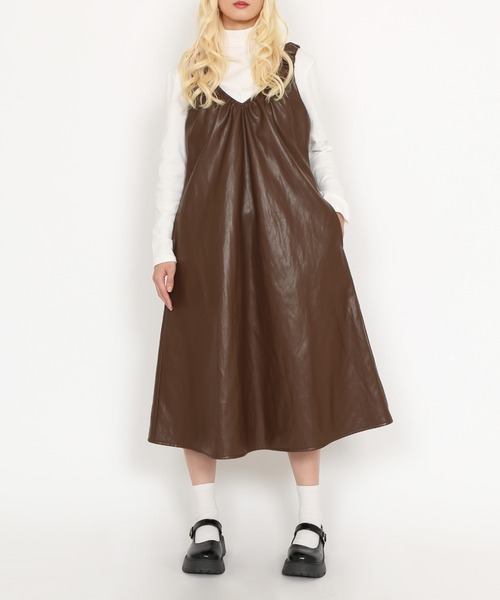 PUNYUS（プニュズ）の「合皮2WAYワンピース（ワンピース・レディース・ブラウン/ブラック・1/2/3/4）」の7枚目の写真