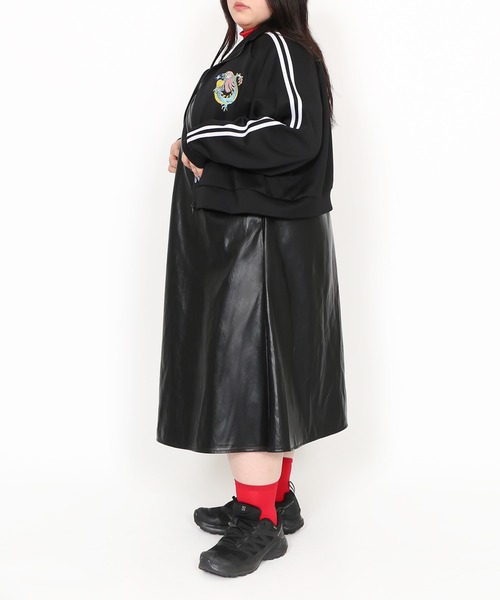 PUNYUS（プニュズ）の「合皮2WAYワンピース（ワンピース・レディース・ブラウン/ブラック・1/2/3/4）」の21枚目の写真