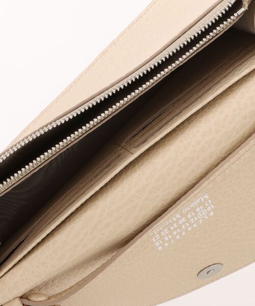 Maison Margiela（メゾンマルジェラ）の「Maison Margiela WALLET ON CHAIN MEDIUM（ウォレットチェーン・レディース・ベージュ・FREE）」の4枚目の写真