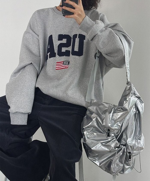 Revo.(レボ)の「【KOREAN SELECT】USA サガラロゴ 星条旗 ワンポイント刺繍 裏起毛 ビッグシルエット スウェット プルオーバー(スウェット・レディース・ブラック/アッシュグレー/グレー・FREE)」の14枚目の写真