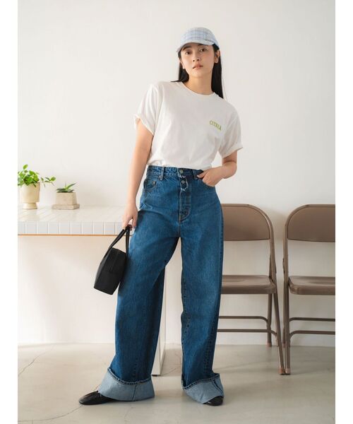 Ungrid(アングリッド)の「カラーエンブロイダリーTee(Tシャツ/カットソー・レディース・ブルー/ピンク/イエロー/チャコールグレー/オフホワイト・FREE)」の15枚目の写真