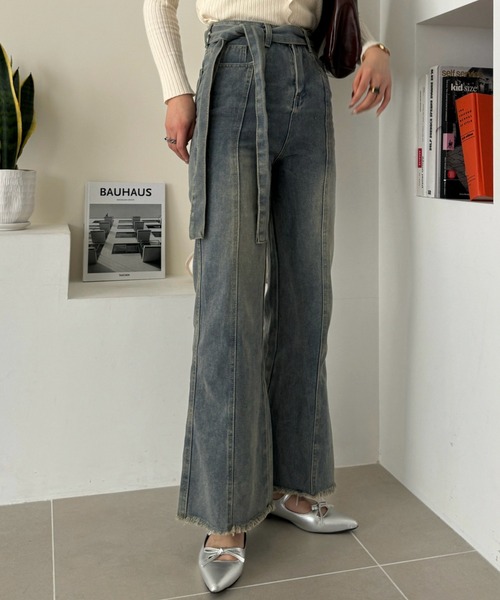 efill（エフィル）の「ベルト付き ヴィンテージ ライク ジーンズ パンツ（デニムパンツ・レディース・ライトブルー・FREE）」の2枚目の写真