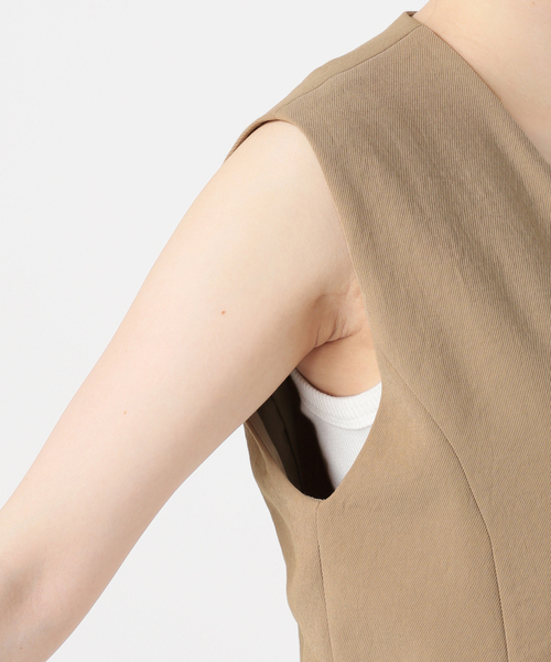 Spick & Span（スピックアンドスパン）の「《追加》PEカルゼVカラージレ（ベスト・レディース・ベージュ/ブラック・FREE）」の17枚目の写真