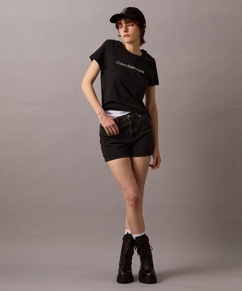 Calvin Klein(カルバン・クライン)の「ロゴ スリム Tシャツ(Tシャツ/カットソー・レディース・ホワイト/ブラック/ホワイト系その他・L/S/XS/M)」の14枚目の写真