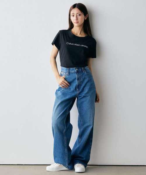 Calvin Klein(カルバン・クライン)の「ロゴ スリム Tシャツ(Tシャツ/カットソー・レディース・ホワイト/ブラック/ホワイト系その他・L/S/XS/M)」の22枚目の写真