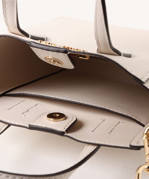 MICHAEL KORS(マイケルコース)の「VINCENT サフィアーノレザー クロスボディ ウィズ カードケース エクストラスモール(ショルダーバッグ・レディース・ベージュ系・FREE)」の3枚目の写真