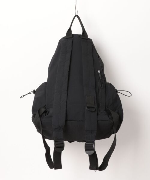 TONE SELECT GOODS(トーンセレクトグッズ)の「urbanfemine./A4サイズ収納 ドローストリングリュック U7422(バックパック/リュック・レディース・グリーン/ブラック・FREE)」の6枚目の写真