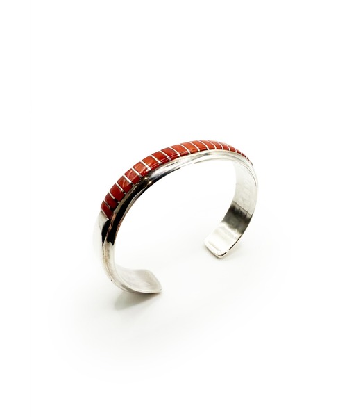 Indian Jewelry(インディアンジュエリー)の「THEATER シアター フラットコーラルシルバーバングル Made in USA(バングル/リストバンド・メンズ・シルバー・FREE)」の6枚目の写真