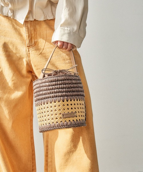 BAYFLOW(ベイフロー)の「かごめ編みコンビバケツショルダー(ショルダーバッグ・レディース・ブラウン/ブラック・FREE)」の1枚目の写真