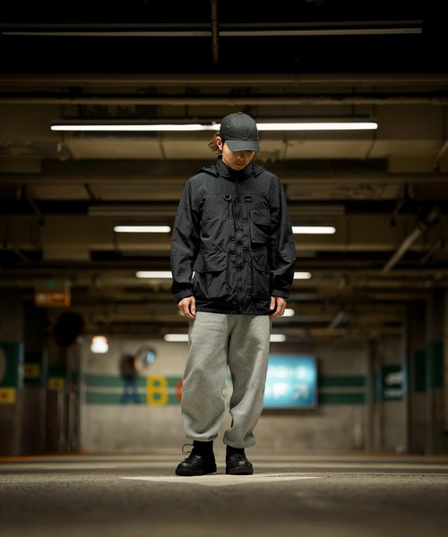 Foxfire(フォックスファイヤー)の「フォトレックライトジャケットII(マウンテンパーカー・メンズ・ダークカーキ/ブラック・S/M/L/XL)」の16枚目の写真