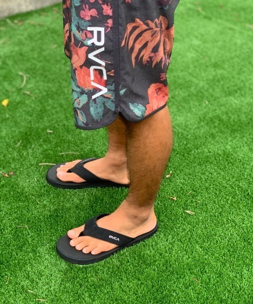 RVCA(ルーカ)の「RVCA メンズ ONSHORE BEACH SANDAL ファッションサンダル 【2025年夏モデル】/ルーカロゴビーサン(ビーチサンダル)(サンダル・メンズ・オリーブ/カーキ/ブラック・10/9/8)」の4枚目の写真