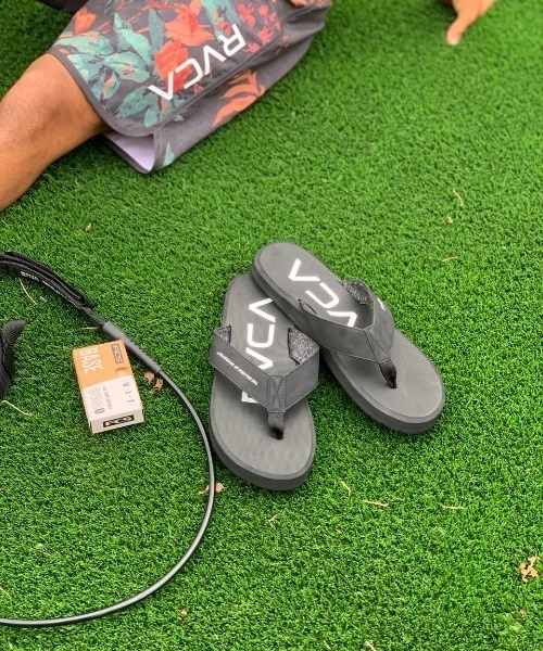 RVCA(ルーカ)の「RVCA メンズ ONSHORE BEACH SANDAL ファッションサンダル 【2025年夏モデル】/ルーカロゴビーサン(ビーチサンダル)(サンダル・メンズ・オリーブ/カーキ/ブラック・10/9/8)」の6枚目の写真