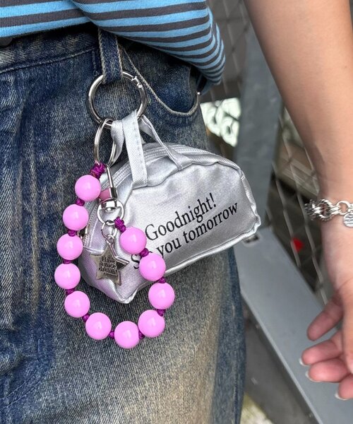 CIAOPANIC TYPY（チャオパニックティピー）の「【UNISEX】アソートミニバック付ビーズマルチチャーム（チャーム・レディース・パープル/レッド/ピンク/イエロー/オレンジ/ブルー/グリーン・ONE SIZE）」の9枚目の写真