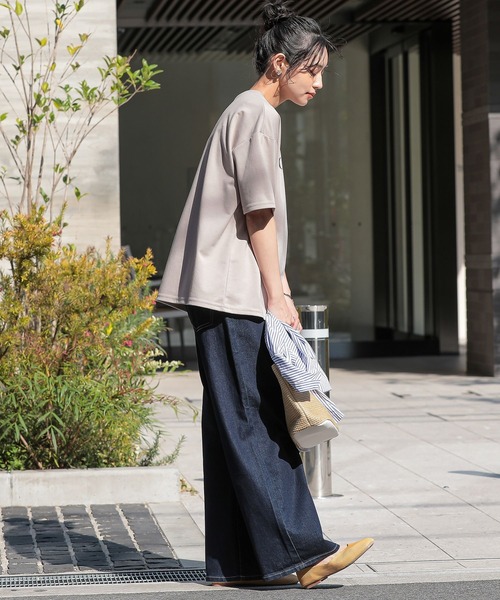 n'OrLABEL(ノアールレーベル)の「【接触冷感・UVカット・汗じみ防止】ひんやり半袖ロゴプリントTシャツ(Tシャツ/カットソー・レディース・グリーン/ブラック/オフホワイト/グレー・1/2)」の6枚目の写真