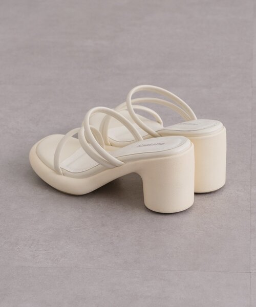 Kastane（カスタネ）の「チャンキーヒールサンダル（サンダル・レディース・アイボリー/ブラック・36/37/38）」の3枚目の写真