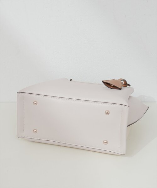 natural couture（ナチュラルクチュール）の「２ＷＡＹハンドバッグ（ショルダーバッグ・レディース・ブラック/グレー/アイボリー・FREE）」の4枚目の写真