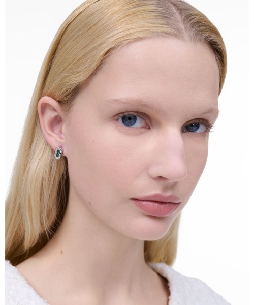 MARC JACOBS(マークジェイコブス)の「J MARC LUXE AVALONE EARRINGS/J マーク リュクス アバロニ ピアス(ピアス(両耳用)・レディース・シルバー・ONE SIZE)」の5枚目の写真