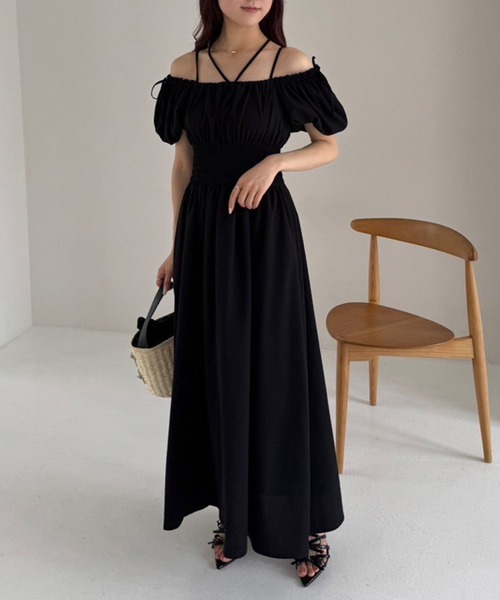 one after another NICE CLAUP(ワンアフターアナザーナイスクラップ)の「【S/Mサイズあり】シャーリングロングワンピース(ワンピース・レディース・ホワイト系その他/ネイビー/サックスブルー/ブラック/アイボリー・SMALL/MEDIUM)」の1枚目の写真