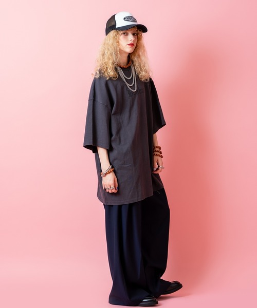 a.p.o.v.(エーピーオービー)の「a.p.o.v. ストリートフォントロゴオーバーサイズTシャツ(Tシャツ/カットソー・メンズ・ホワイト/ブラック/グレー・ONESIZE)」の10枚目の写真