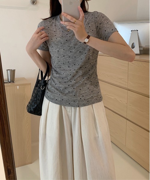 on:nue（オンニュ）の「【on:nue】シアードットカットソー（Tシャツ/カットソー・レディース・アイボリー/ブラック/グレー・FREE）」の9枚目の写真