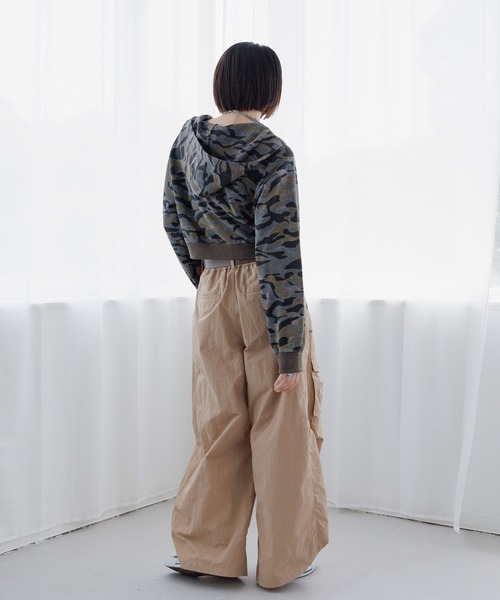 Anui（アニュイ）の「【UNISEX/選べる着丈】ピグメントZIPパーカー（パーカー・レディース・ブラック/カモフラージュ・SMALL/MEDIUM）」の18枚目の写真