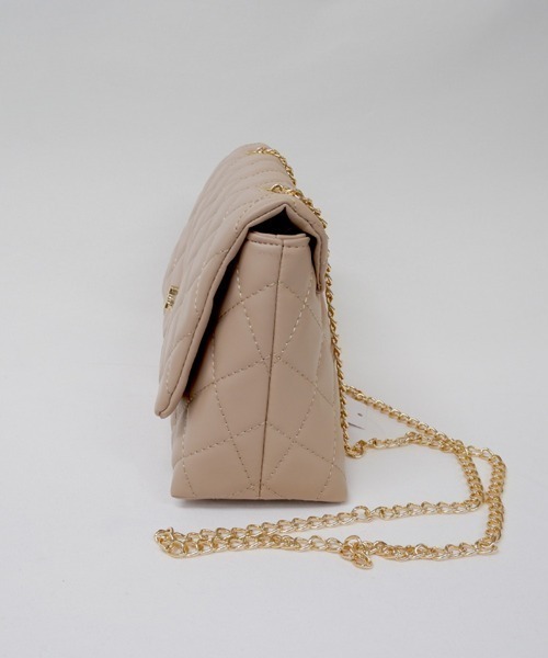 CLOTHY(クロシィ)の「【クラシカルな上品デザイン♪】キルティングチェーンバッグ(ショルダーバッグ・レディース・ブラック/サックスブルー/ホワイト/ピンク/ベージュ・FREE)」の12枚目の写真