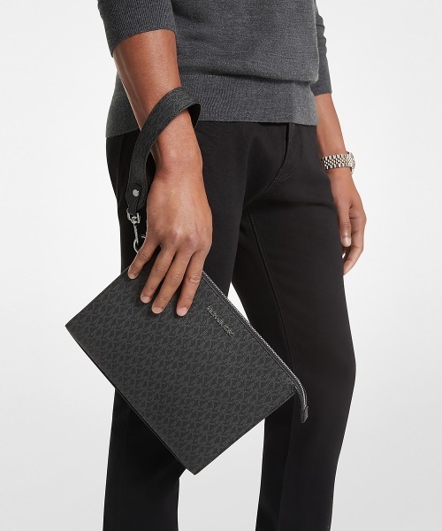 MICHAEL KORS(マイケルコース)の「COOPER ポーチ ラージ - MKシグネチャー(クラッチバッグ・メンズ・ブラック・FREE)」の5枚目の写真